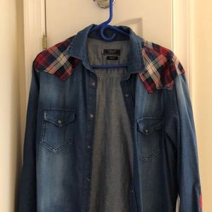 Western denim shirt with flannel patches. Zara.